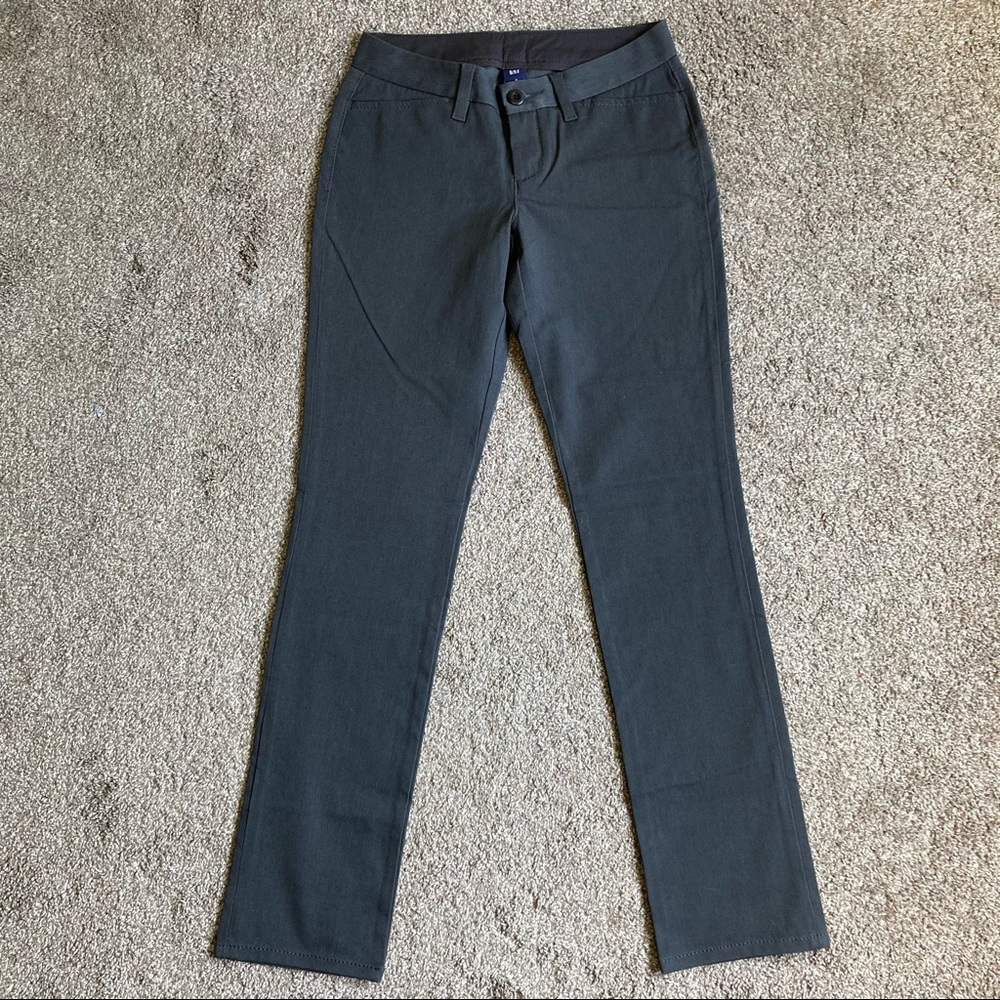 Gap Straight leg low rise pants size 2 Regular Stretch dark gray solid color